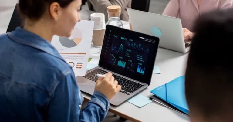 How to become a data analyst